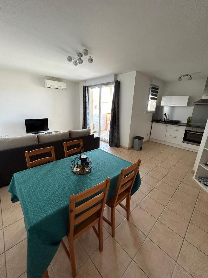 Appartement Moderne En Avec Piscine Mèze